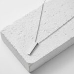 Colar para homem com barra para gravação personalizada.