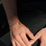 Pulseira homem prateada de malha com pendente âncora em aço inoxidável